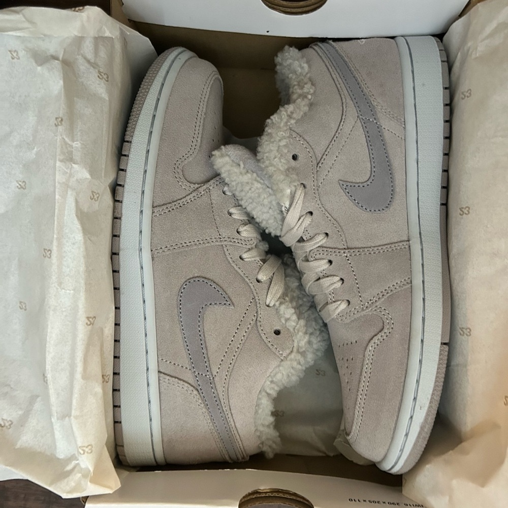 Women’s Air Jordan 1 Low SE Sherpa Fleece